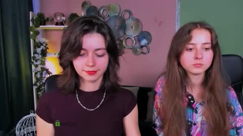 Snapshot of kitniss_dreamy chatting on October 18, 12:19 pm kitniss online show from October 18, 12:19 pm
