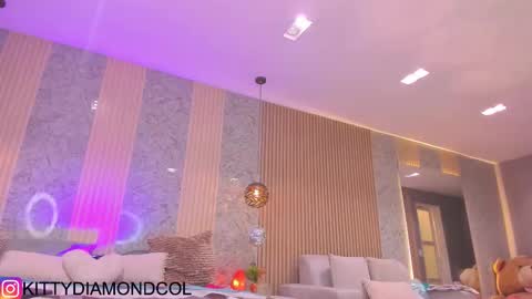 kitty__diamond_ online show from March 22, 1:55 am