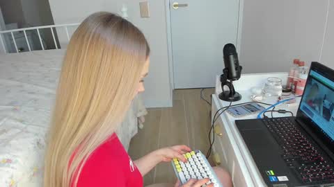 sophie online show from January 9, 8:24 pm