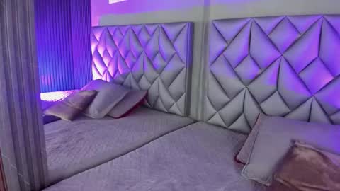   online show from November 20, 8:21 pm