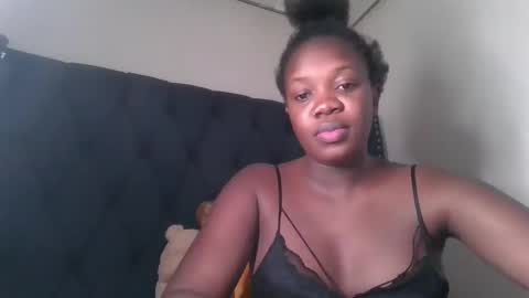 kitty_kerry online show from November 2, 11:41 pm