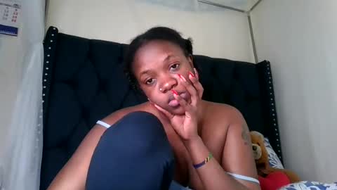kitty_kerry online show from July 28, 11:17 am