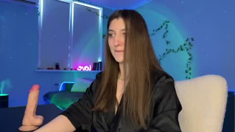 kitty_kristy1 online show from July 4, 1:40 pm