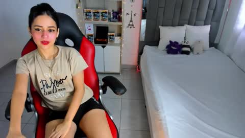 Snapshot of kitty_scoot chatting on September 13, 5:54 pm kitty_scoot online show from September 13, 5:54 pm