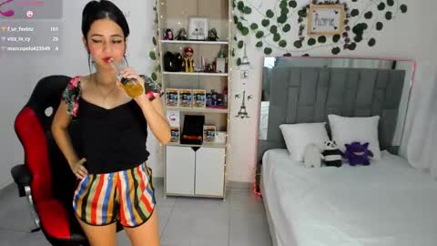 Snapshot of kitty_scoot chatting on September 22, 1:59 am kitty_scoot online show from September 22, 1:59 am