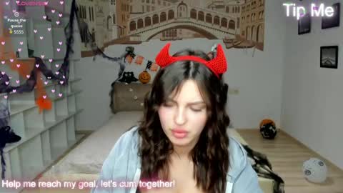 Kate online show from October 31, 6:56 pm