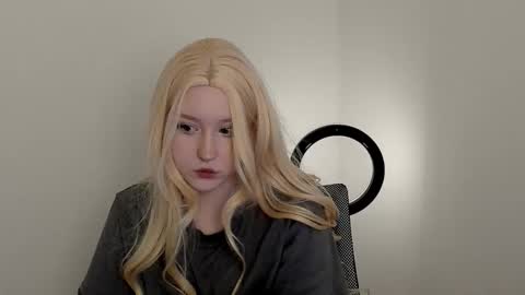 kittydollstella online show from December 20, 4:33 pm