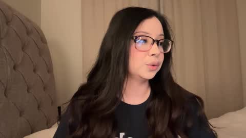 Snapshot of kittymia8 chatting on January 13, 10:03 am mia online show from January 13, 10:03 am