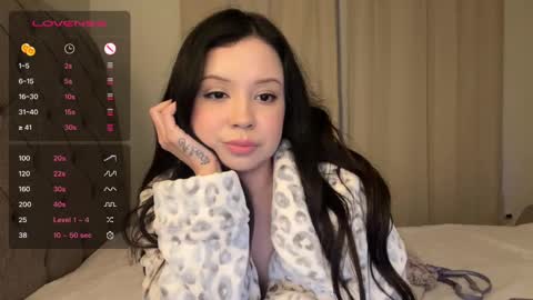 Snapshot of kittymia8 chatting on December 13, 6:53 am mia online show from December 13, 6:53 am
