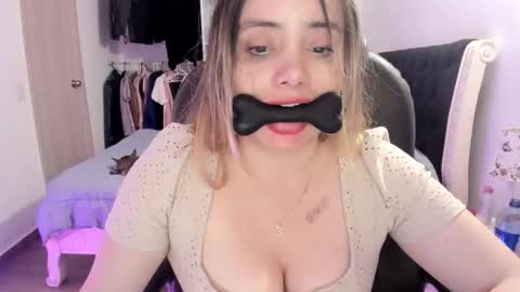 kittywantslove23 online show from September 15, 12:30 am