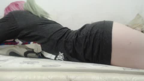 Snapshot of kittywhiteass chatting on December 3, 7:19 am kittywhiteass online show from December 3, 7:19 am