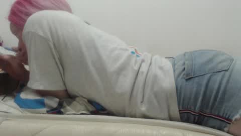 Snapshot of kittywhiteass chatting on December 4, 7:50 am kittywhiteass online show from December 4, 7:50 am
