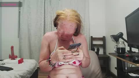 kittywhiteass online show from July 31, 11:00 am