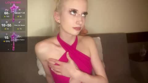 kittywithu online show from November 17, 12:17 pm