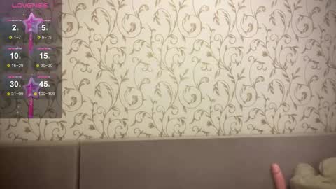 kittywithu online show from October 5, 5:29 pm