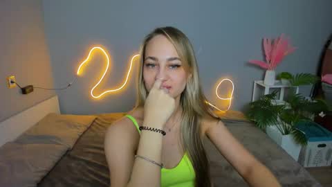 Rina online show from December 5, 2:00 am