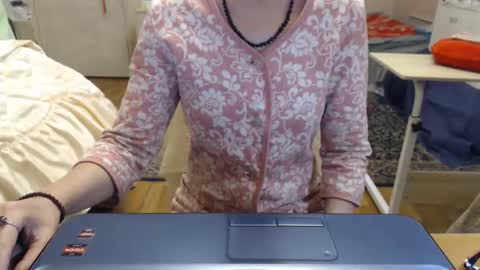 KiuminBerry online show from November 16, 2:28 pm