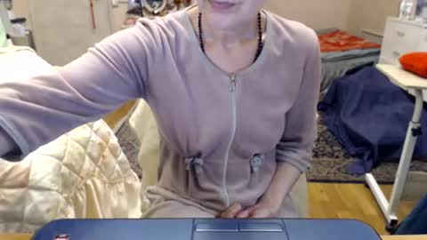 KiuminBerry online show from November 9, 5:42 pm