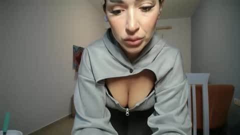 Snapshot of klover_kissu chatting on October 4, 6:34 pm Klover online show from October 4, 6:34 pm