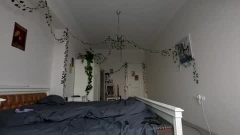 rin foth online show from December 5, 1:23 pm