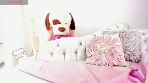 Koral Cuz online show from February 19, 4:39 pm