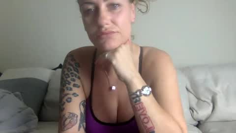 koyoteej online show from January 22, 1:32 pm