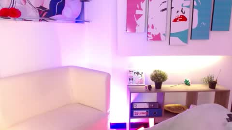 Elizabeth online show from March 13, 12:39 pm