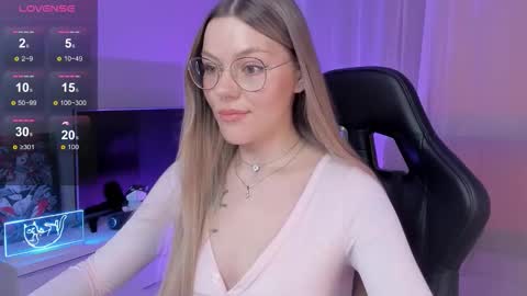 Jess online show from October 17, 6:22 pm