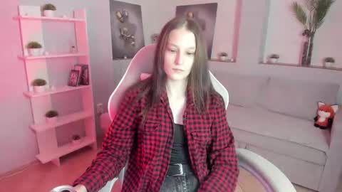 krisdoeil online show from December 2, 9:33 am