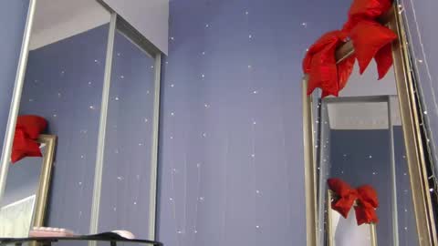 kriskras__ online show from May 4, 5:11 am