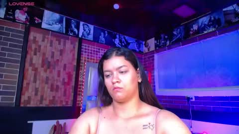 kriss_sweetboobs online show from June 27, 1:50 pm