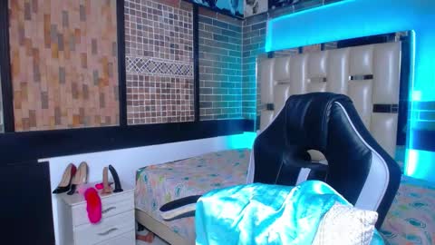 kriss_sweetboobs online show from October 2, 1:05 pm