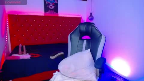 kriss_sweetboobs online show from June 5, 3:07 pm