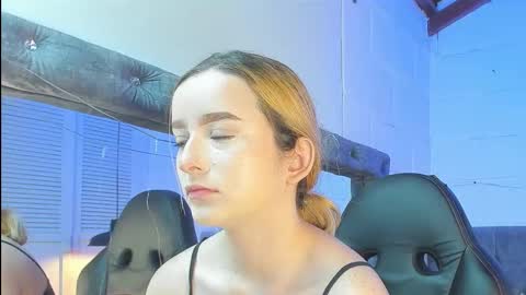 kristal online show from November 20, 2:01 am