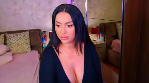 Snapshot of kristal_madness chatting on September 18, 3:32 pm kristal_madness online show from September 18, 3:32 pm