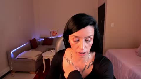 Sophia online show from July 11, 9:15 pm