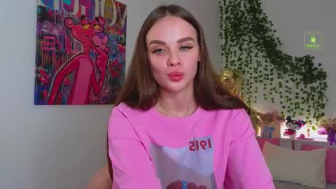 Snapshot of kristen_sayles chatting on September 20, 3:10 pm Kris online show from September 20, 3:10 pm