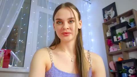 Snapshot of kristen_sayles chatting on February 23, 8:18 pm Kris online show from February 23, 8:18 pm