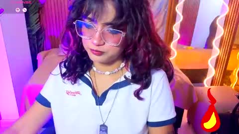 kristen_tay online show from July 2, 3:06 am