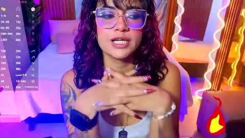 kristen_tay online show from July 18, 5:33 am