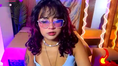 kristen_tay online show from July 1, 2:55 am