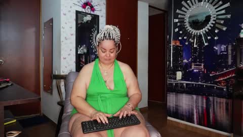 Kristen online show from January 2, 9:33 am