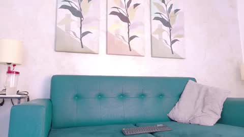 Cristina online show from February 10, 8:01 pm