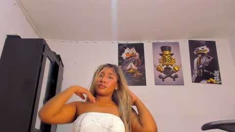 krixty online show from January 28, 8:58 pm