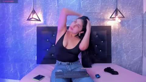 Kystal Taylor online show from September 25, 10:25 am