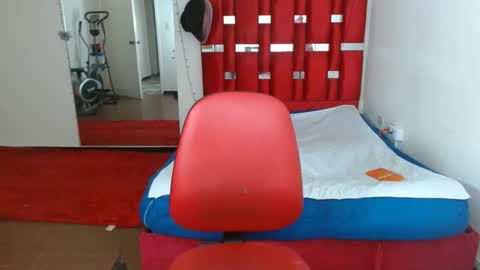 KRYSTAL THOMSON online show from October 28, 4:02 pm