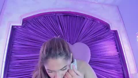 krystalswift_ online show from June 19, 2:16 am