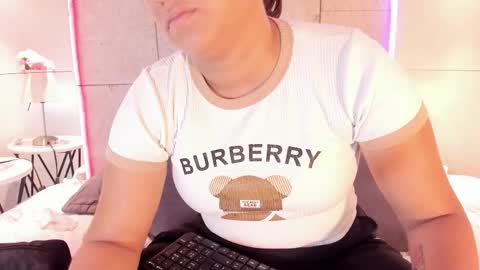 krystalswift_ online show from February 22, 3:07 am