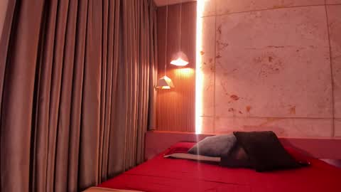 krystalswift_ online show from December 15, 3:23 am