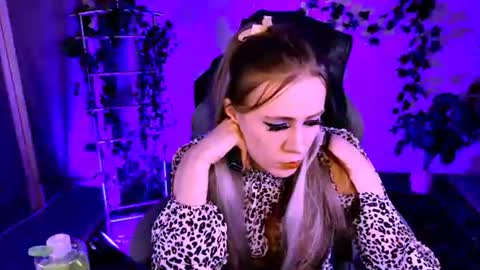 Eileen online show from July 25, 11:01 pm